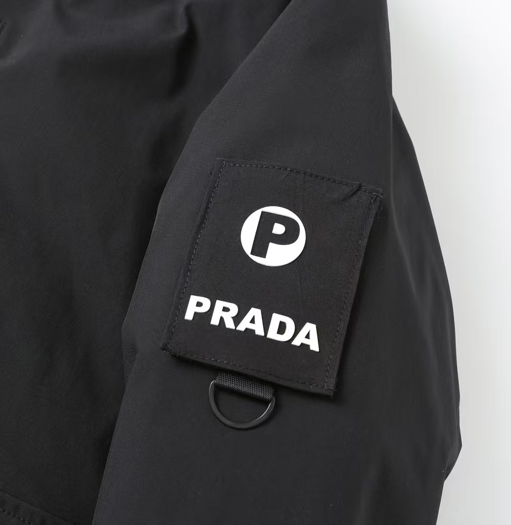 【PRADA  公式旗艦店】プラダ  ダウンジャケット 好評に付き再入荷！ 271102
