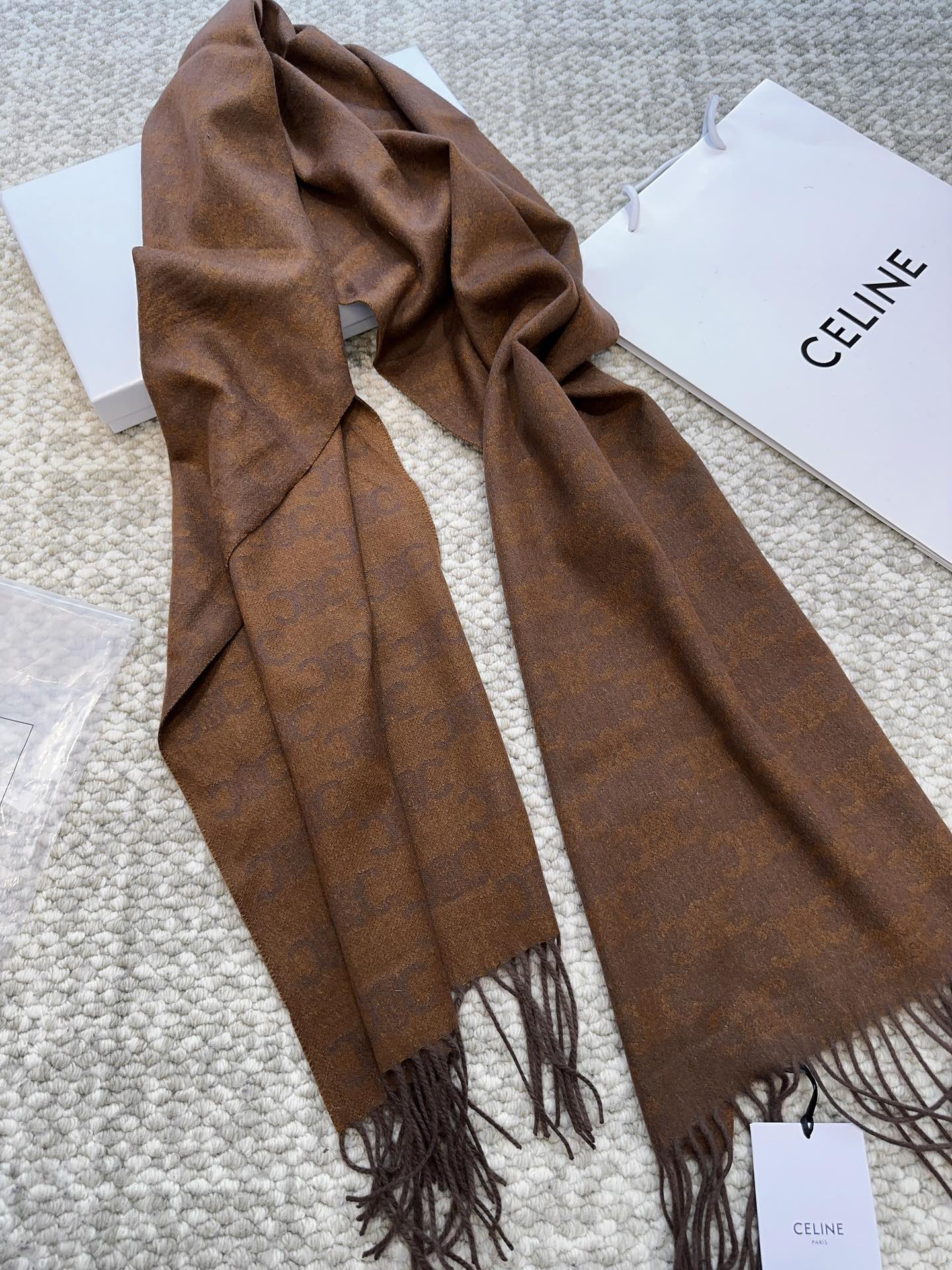 【CELINE セリーヌ】スカーフ 37*200CM  241108