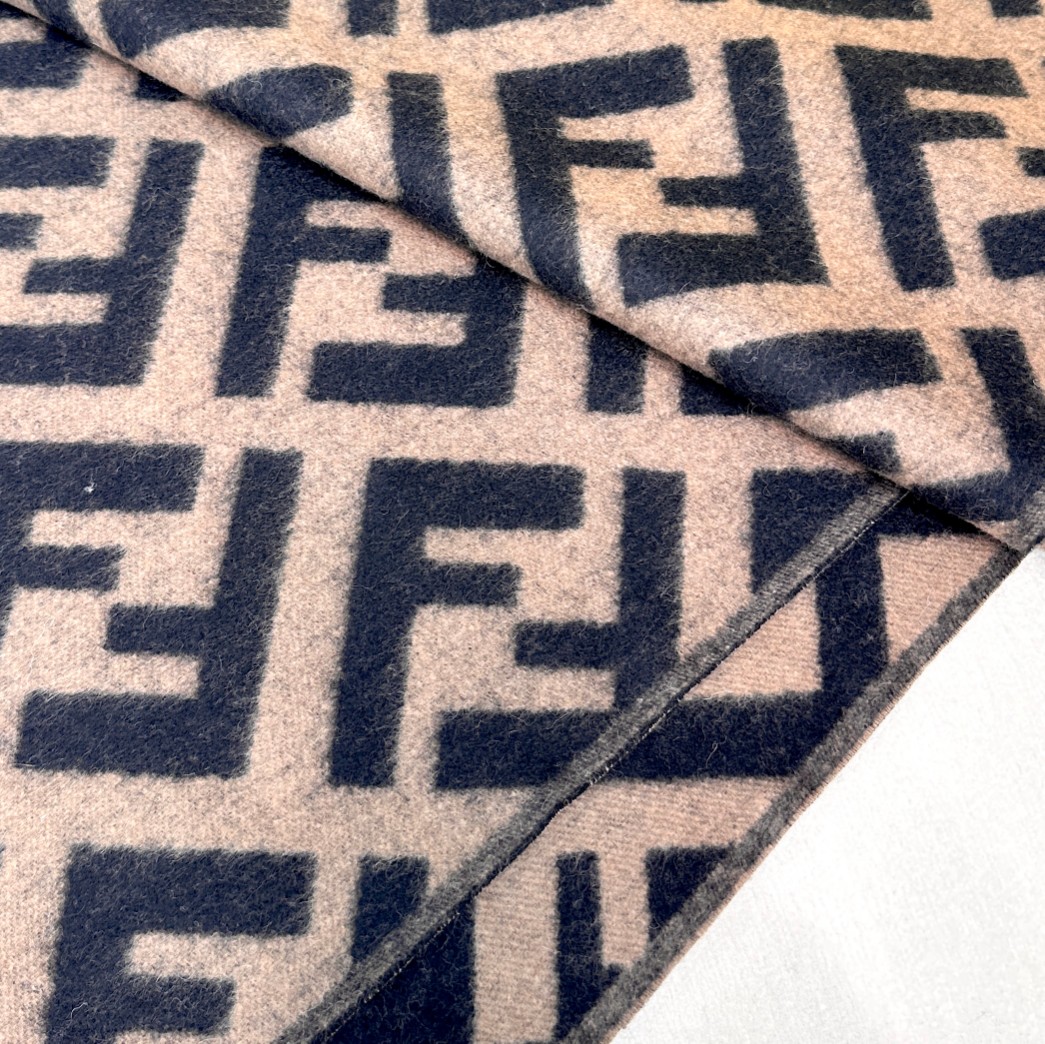 【FENDI  フェンディ】スカーフ45*170CM   241109