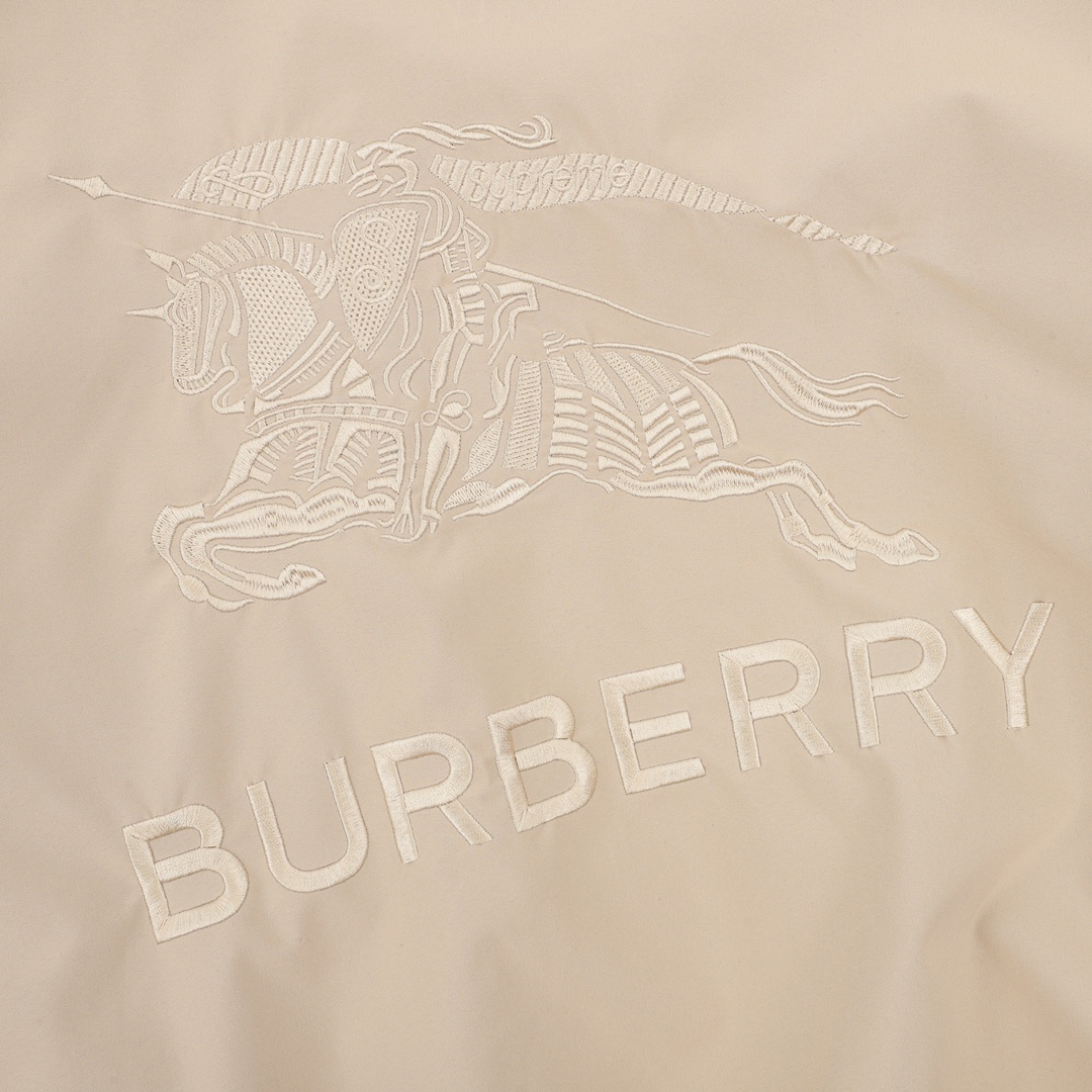 【BURBERRY  公式旗艦店】バーバリー   ジャケット着 好評に付き再入荷！241112