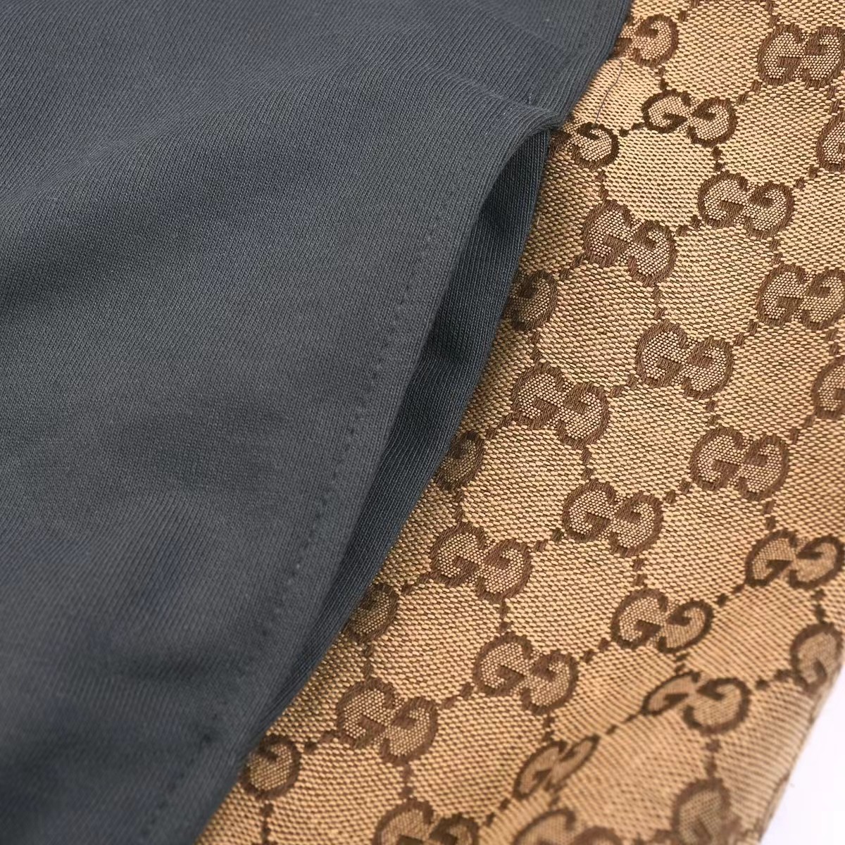 【GUCCI  公式旗艦店】グッチ  パーカー  スウェットご好評に付き再入荷   241113