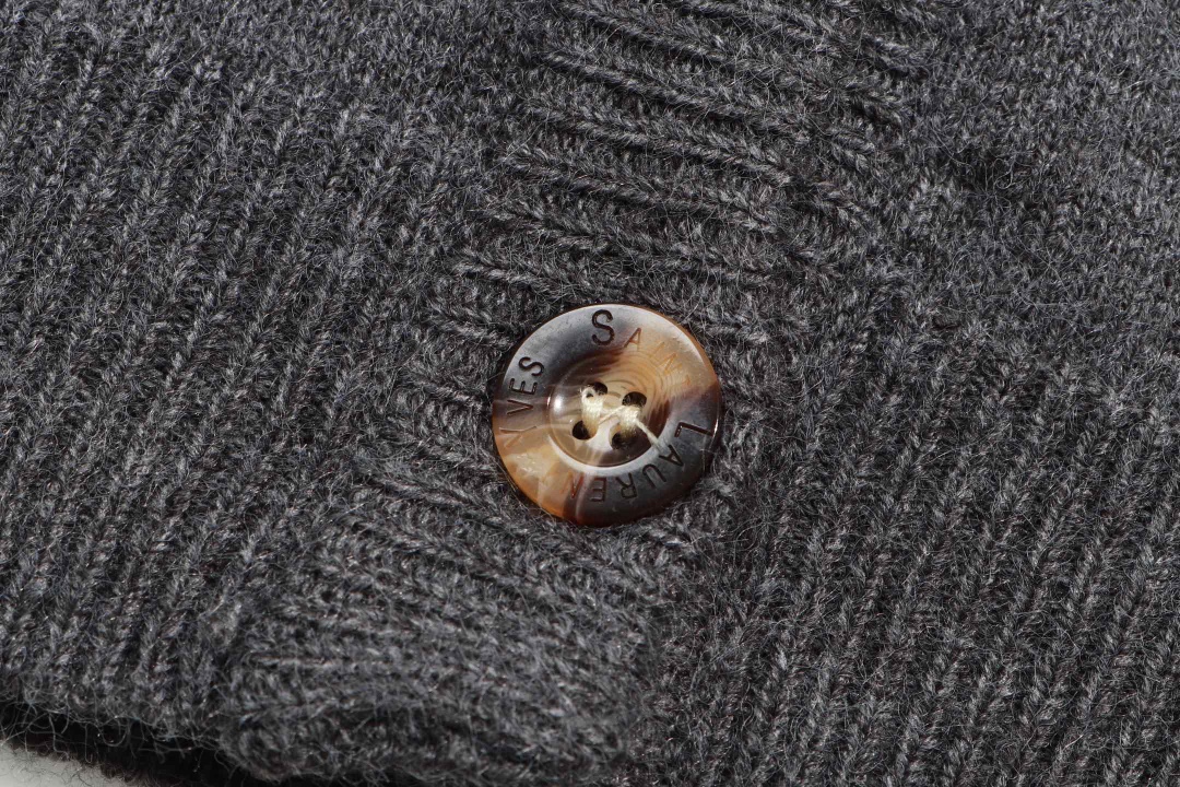 【YSL SAINT LAURENT   公式旗艦店】サンローラン   セーター好評に付き再入荷！ 241116