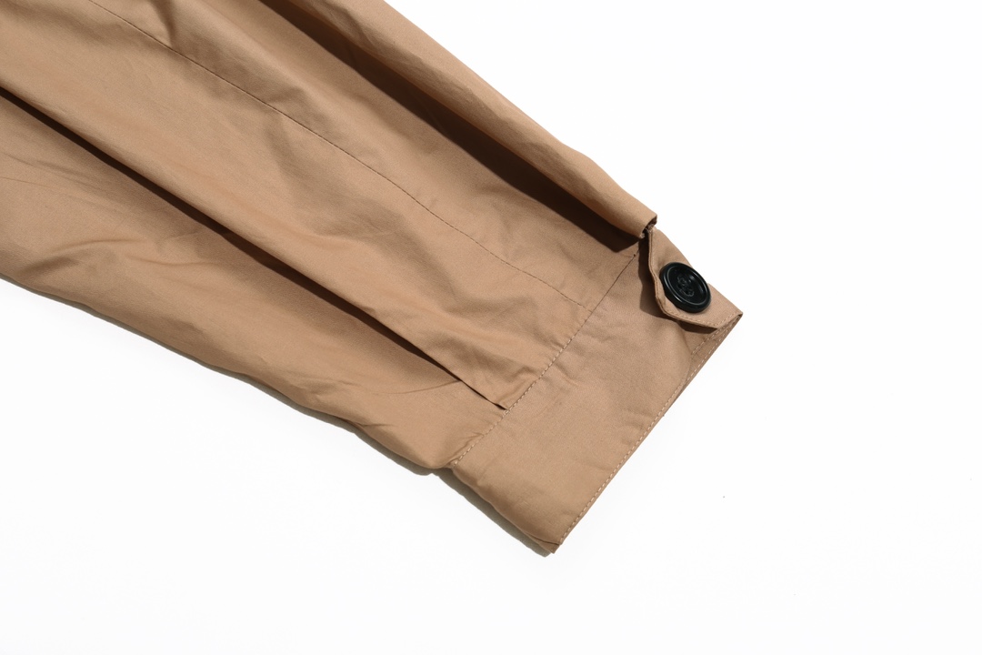 【Miumiu 公式旗艦店】 ミュウミュウ   ジャケット着  スウェット ご好評に付き再入荷！241122