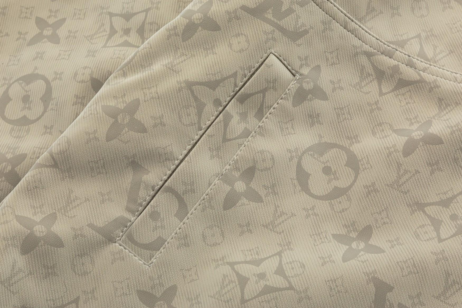 LV【LOUIS VUITTON  公式旗艦店】ルイヴィトン ジャケット着 好評に付き再入荷！241122