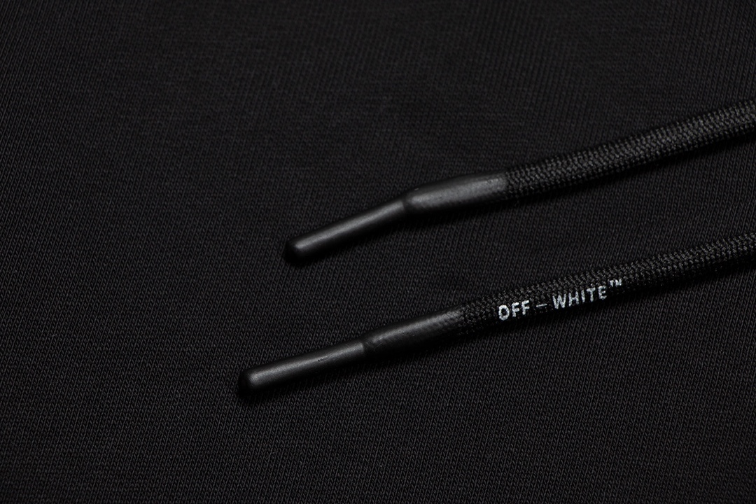 【OFF-WHITE  公式旗艦店】オフホワイトパーカースウェットご好評に付き再入荷！