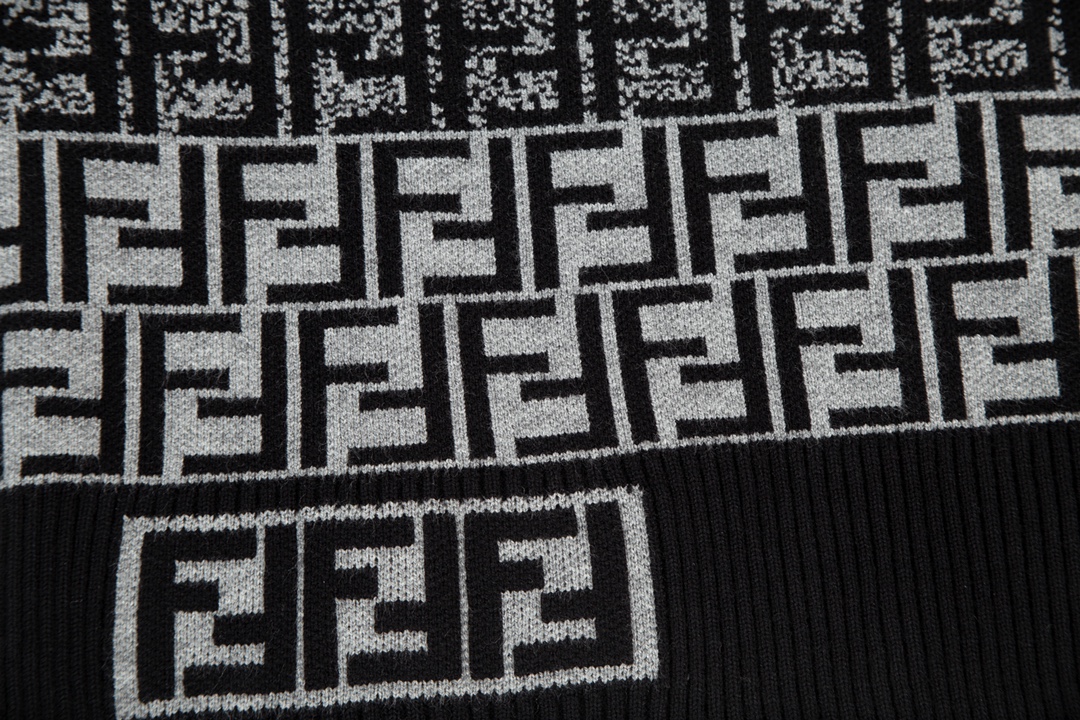 【FENDI 公式旗艦店】 フェンディ セーター好評に付き再入荷！