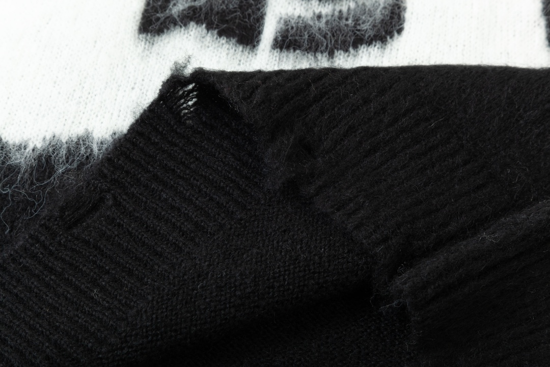 【YSL SAINT LAURENT  公式旗艦店】サンローラン  セーター好評に付き再入荷！