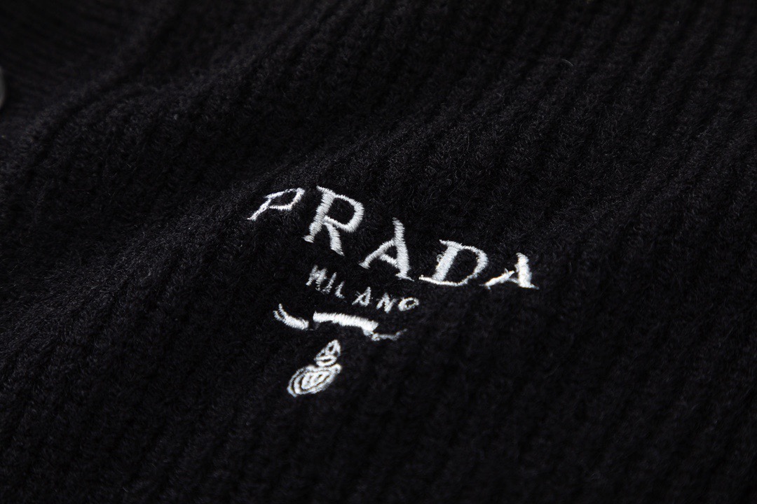 【PRADA  公式旗艦店】プラダ  セーター好評に付き再入荷！