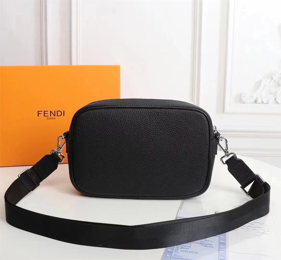 【FENDI  公式旗艦店】フェンディ クラッチバッグ当日出荷 好評に付き再入荷24*16*7CM