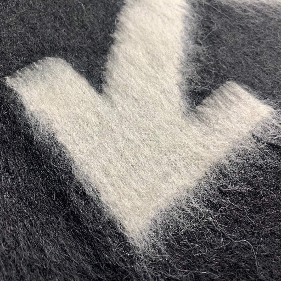 【OFF-WHITE  公式旗艦店】オフホワイト  セーター好評に付き再入荷！