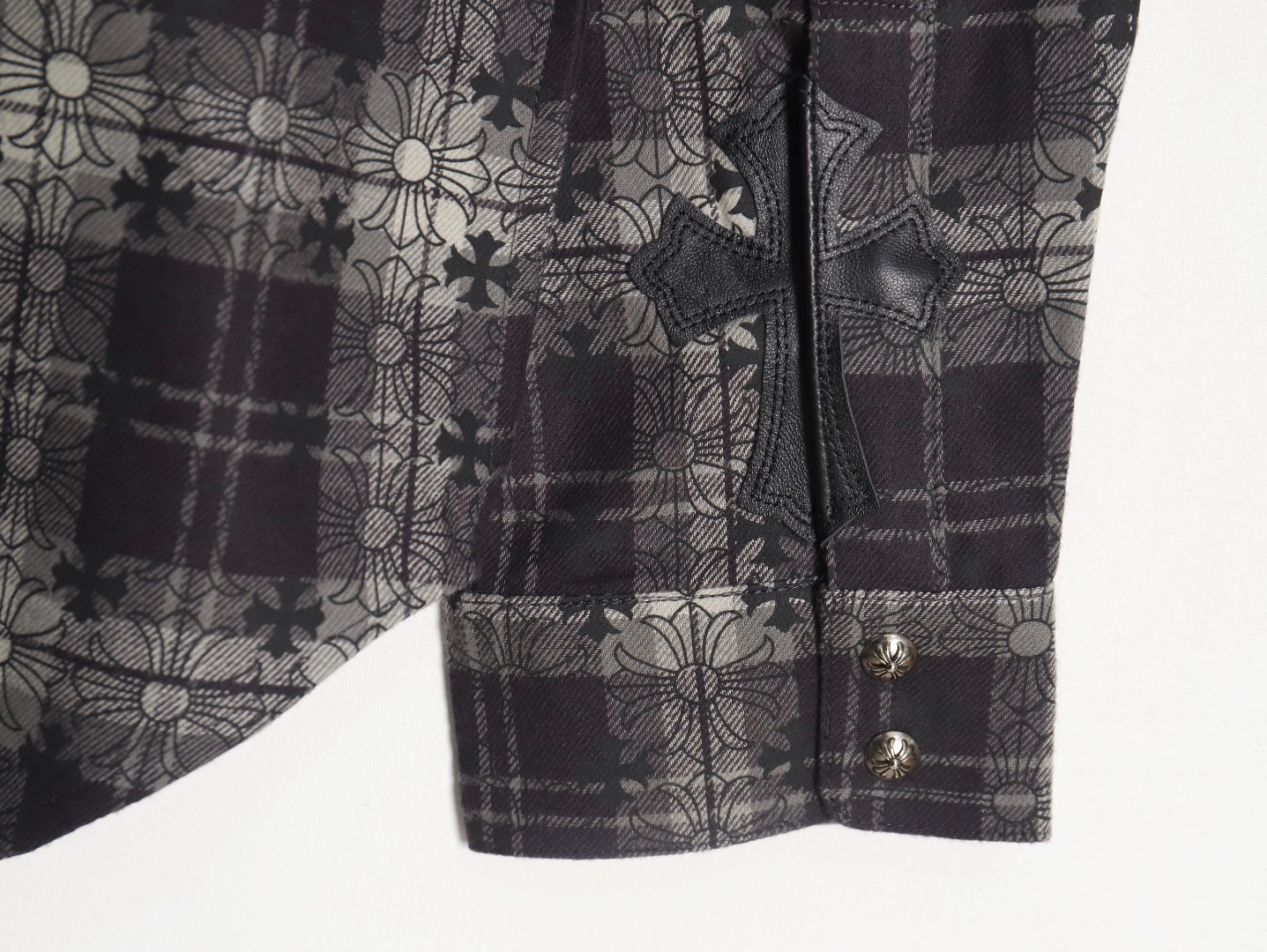 【CHROME HEARTS公式旗艦店】クロムハーツ  シャツ  ご好評に付き再入荷！