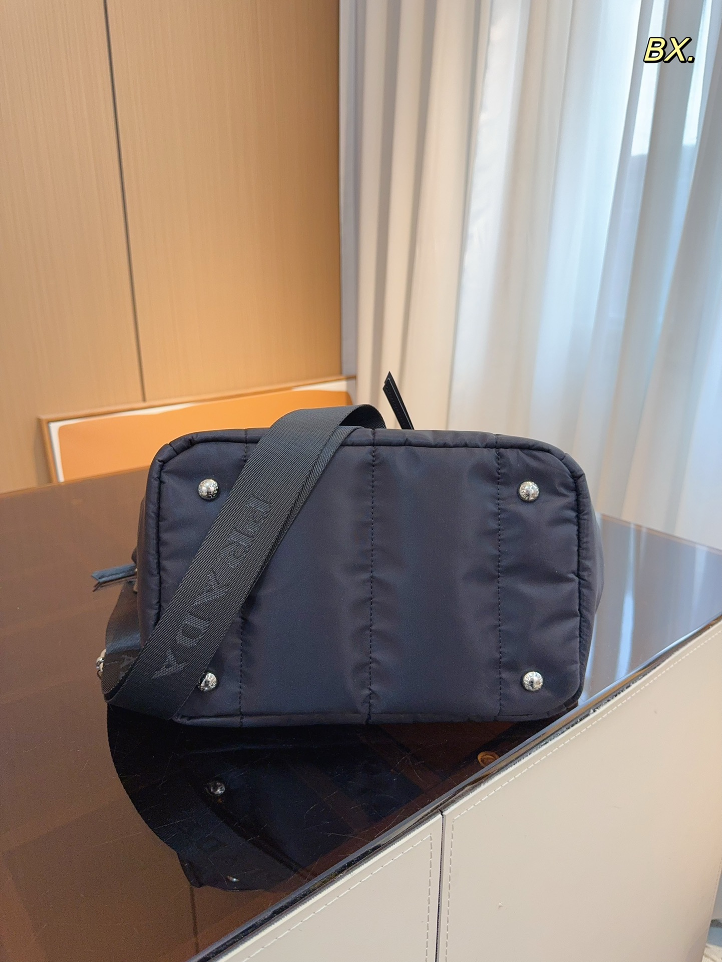 【PRADA  公式旗艦店】プラダ  斜めがけバッグ 当日出荷 好評に付き再入荷！28*18*23CM