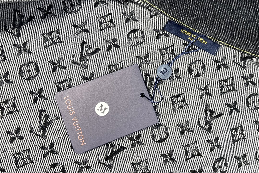 【LOUIS VUITTON  公式旗艦店】ルイヴィトン  ジャケット着 好評に付き再入荷！