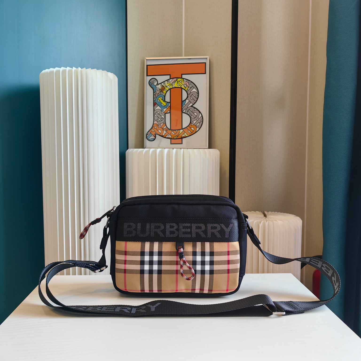 【BURBERRY 公式旗艦店】バーバリー   斜めがけバッグ 当日出荷 好評に付き再入荷！23*6*15CM