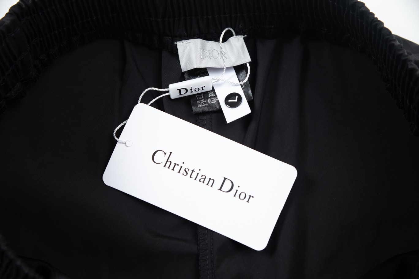 【DIOR  公式旗艦店】ディオール   ショートパンツ  ご好評に付き再入荷！