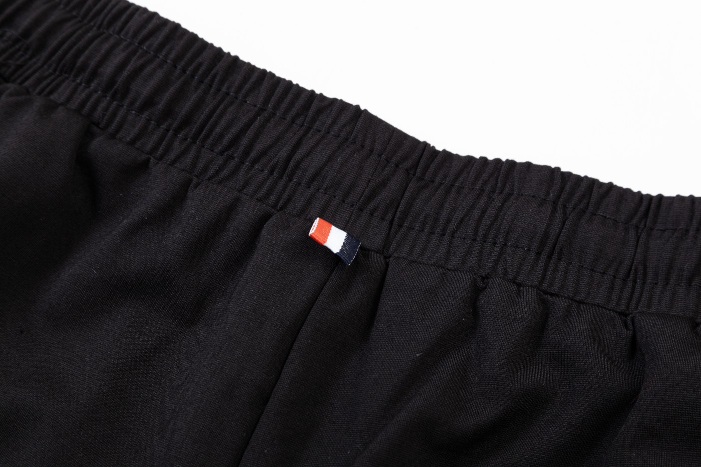 【MONCLER  公式旗艦店】モンクレール  ショートパンツ  ご好評に付き再入荷！