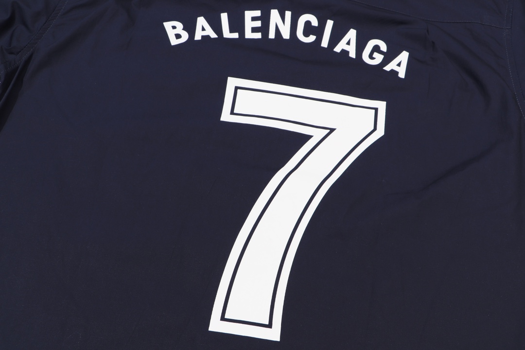【BALENCIAGA 公式旗艦店】バレンシアガ  シャツ  ご好評に付き再入荷！