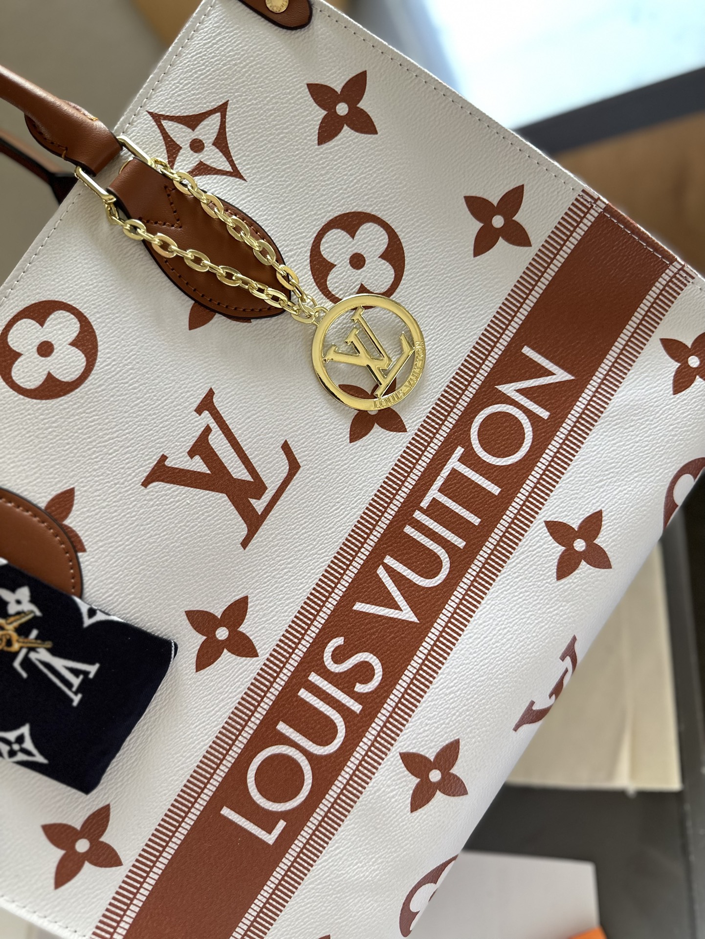 【LOUIS VUITTON 公式旗艦店】ルイヴィトン  斜めがけバッグ 当日出荷 好評に付き再入荷！35CM  1240722