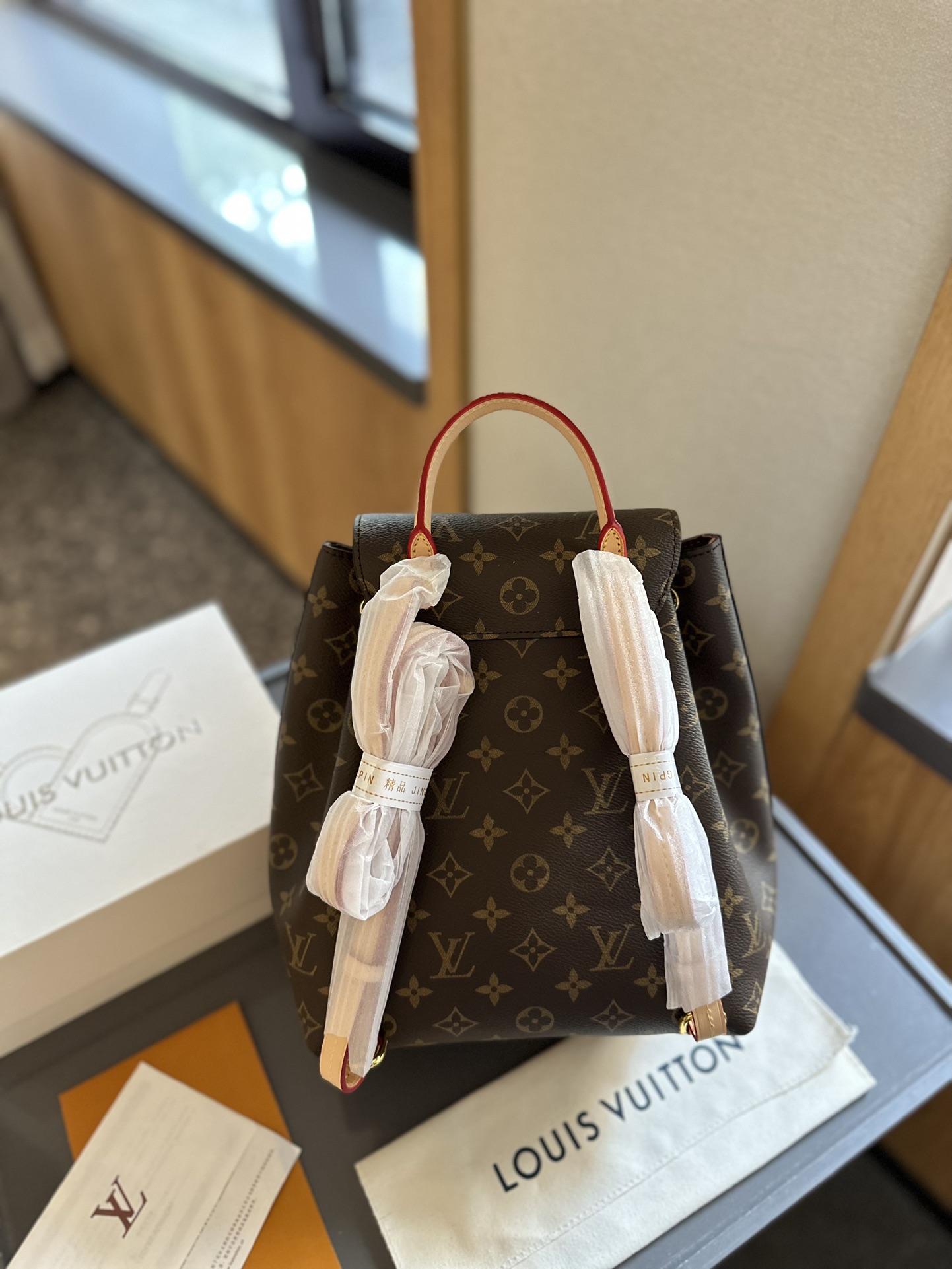 【LOUIS VUITTON 公式旗艦店】ルイヴィトン  ハンドバッグ 当日出荷 好評に付き再入荷！25*28CM  1240722
