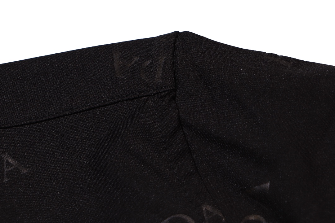 【LOUIS VUITTON 公式旗艦店】ルイヴィトン  シャツ  ご好評に付き再入荷 240803