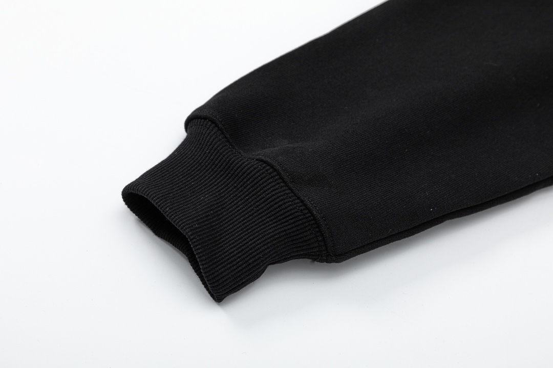 【BURBERRY  公式旗艦店】バーバリー パーカースウェットご好評に付き再入荷！