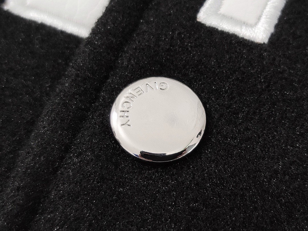 【GIVENCHY   公式旗艦店】ジバンシー  ジャケット着 好評に付き再入荷 240826