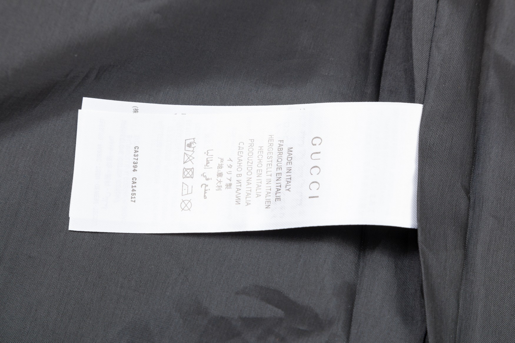 【GUCCI 公式旗艦店】グッチ  ジャケット着 好評に付き再入荷 240828