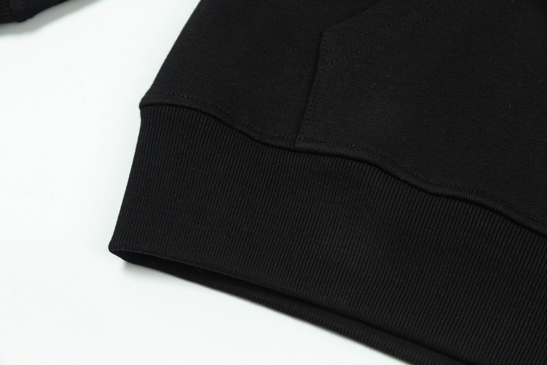 【FENDI  公式旗艦店】フェンディパーカー スウェット ご好評に付き再入荷！