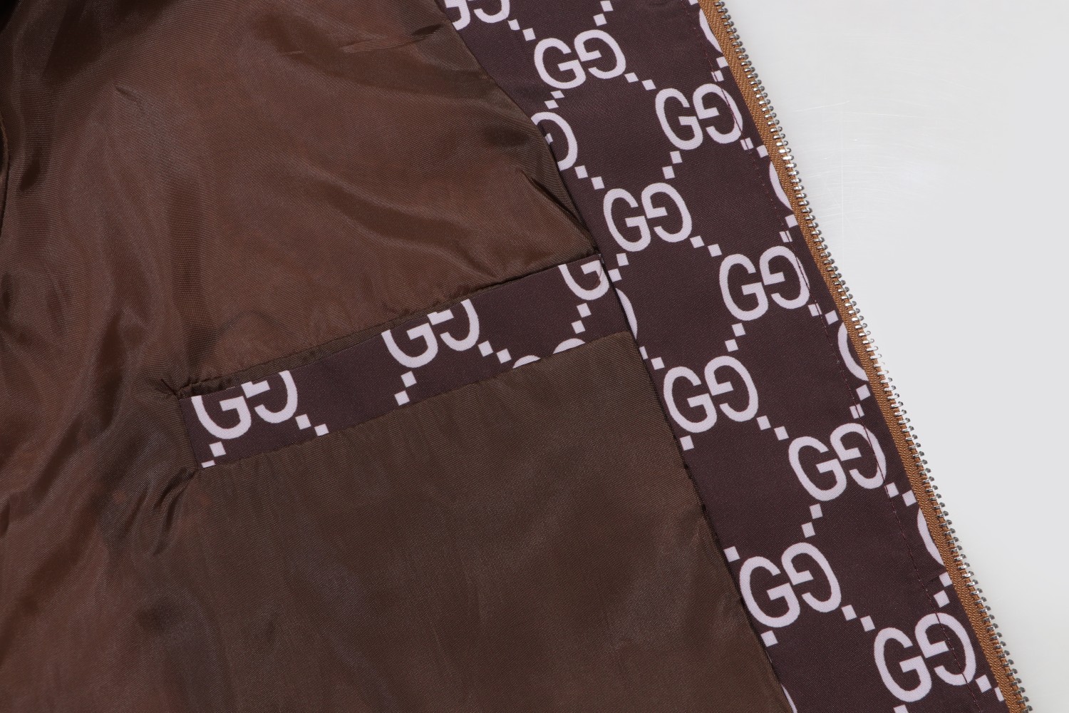 【GUCCI】グッチ ジャケット着  ご好評に付き再入荷！240921