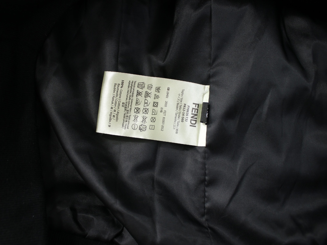 【FENDI】 フェンディ  ジャケット着ご好評に付き再入荷！240923