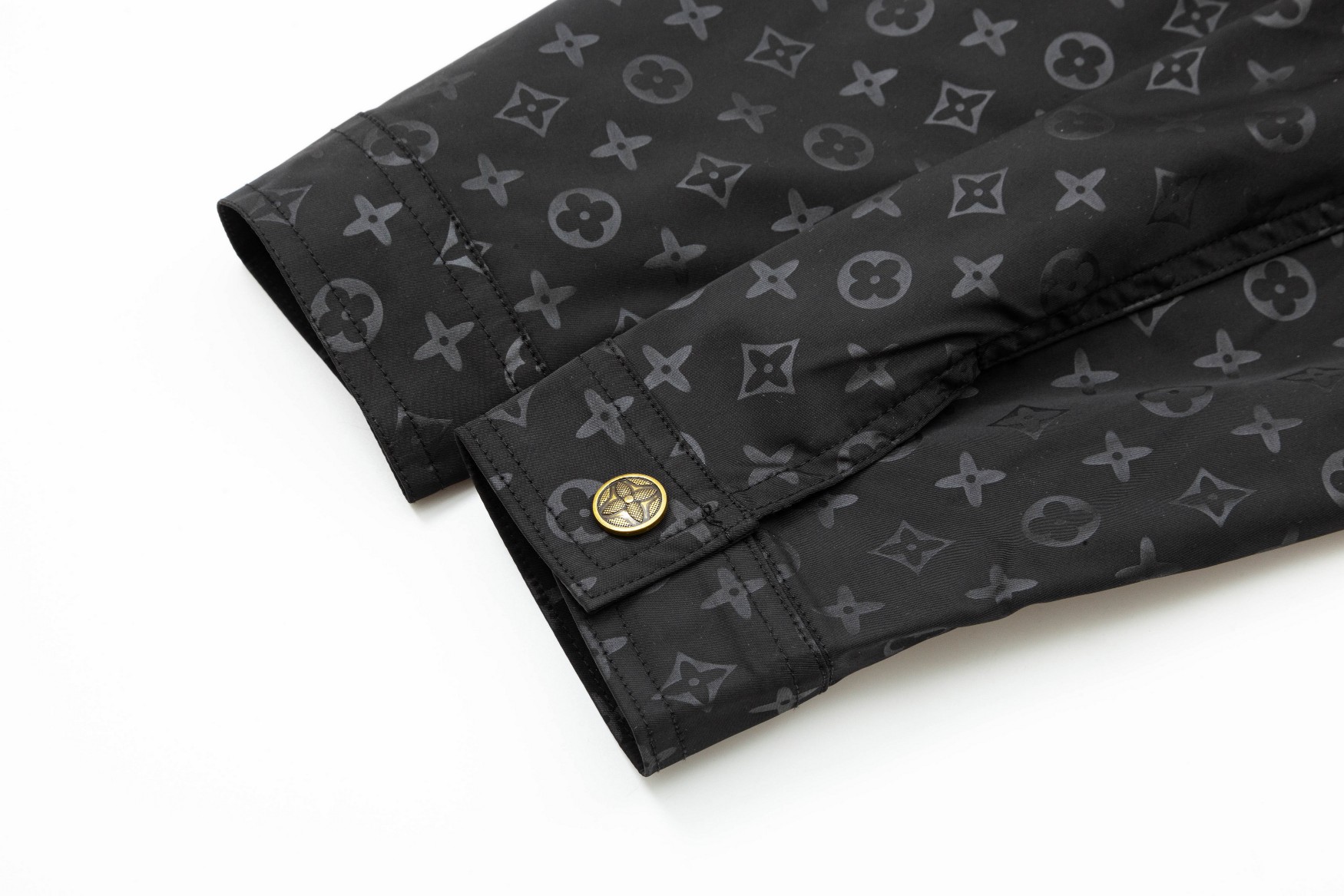 【LOUIS VUITTON】ルイヴィトン  ジャケット着ご好評に付き再入荷！240924