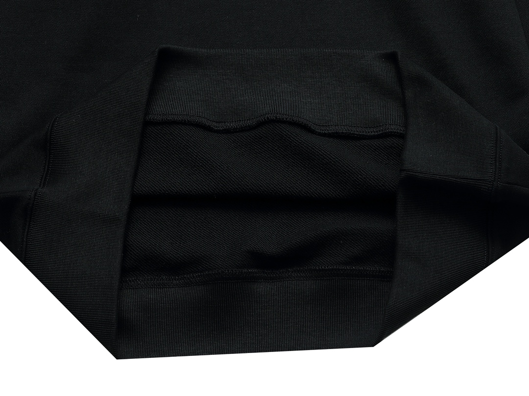 【PRADA 公式旗艦店】プラダ  丸首の衛衣 スウェットご好評に付き再入荷 240925