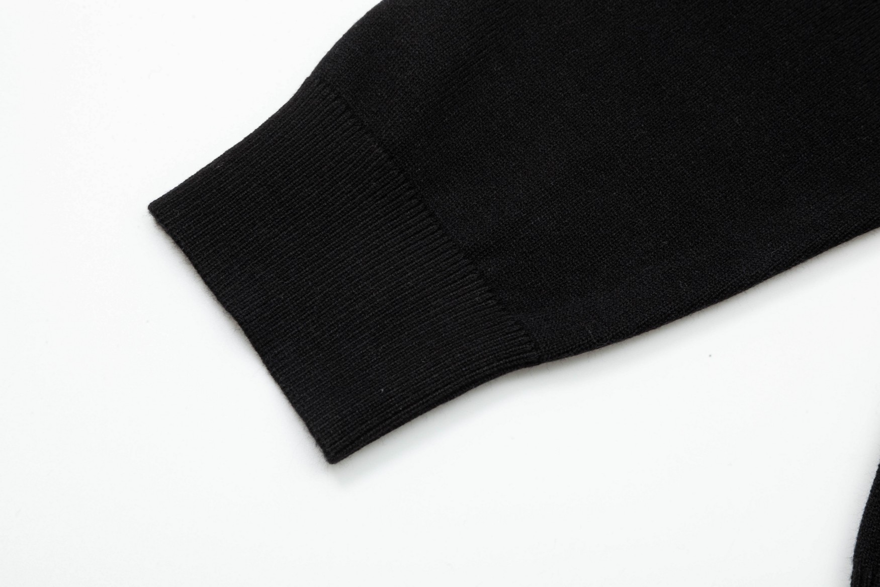 【BURBERRY 公式旗艦店】バーバリー   セーター好評に付き再入荷！ 240930