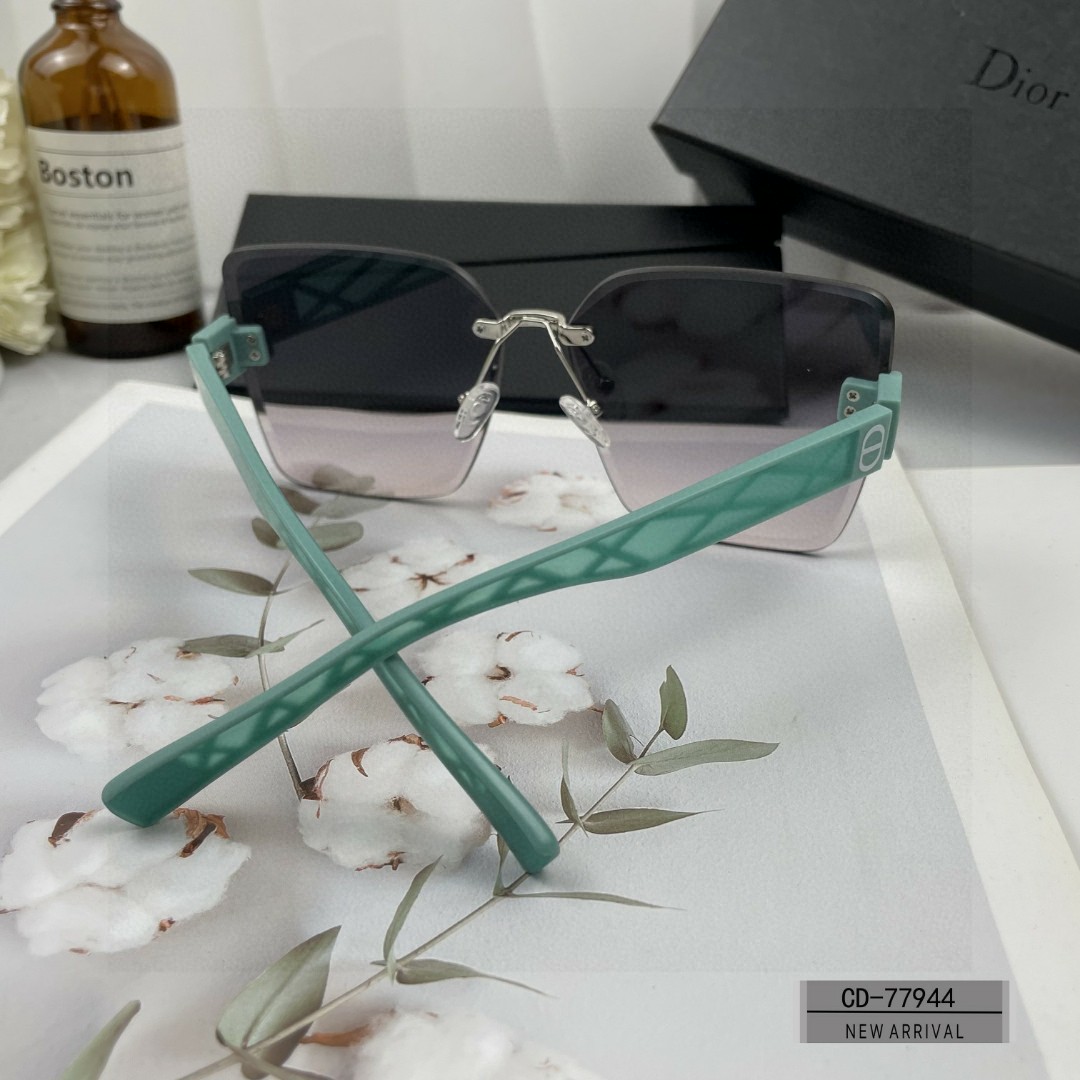 DIOR( ディオール ) サングラス  241012