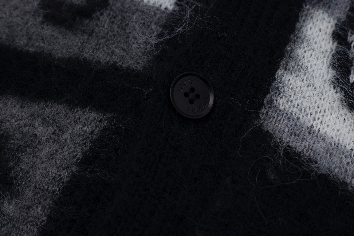 【LOUIS VUITTON 公式旗艦店】ルイヴィトン  セーター好評に付き再入荷！ 241029