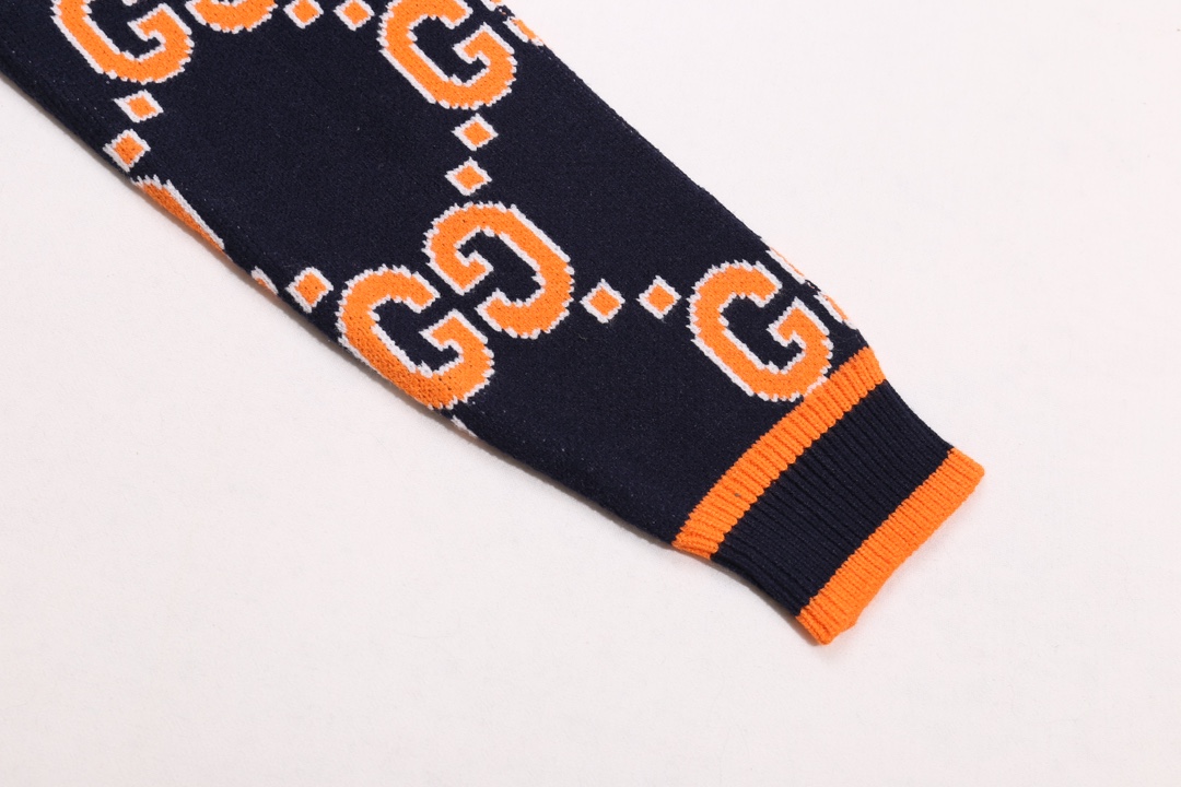 【GUCCI  公式旗艦店】グッチ  セーター好評に付き再入荷！ 241029
