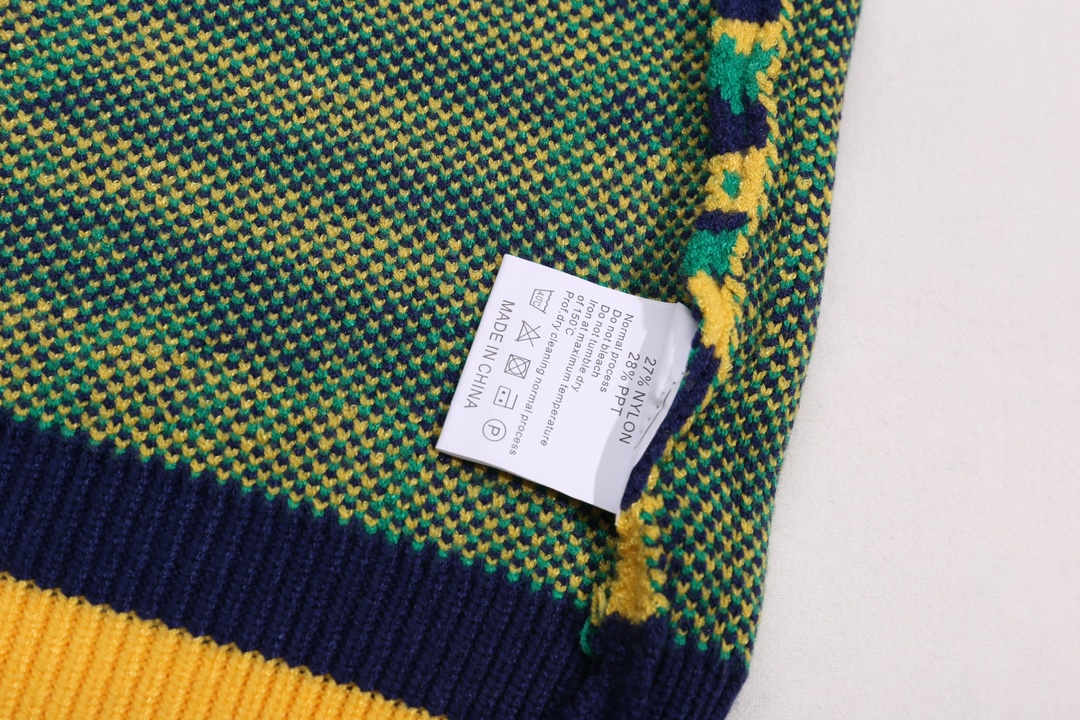 【GUCCI  公式旗艦店】グッチ  セーター好評に付き再入荷！ 241029