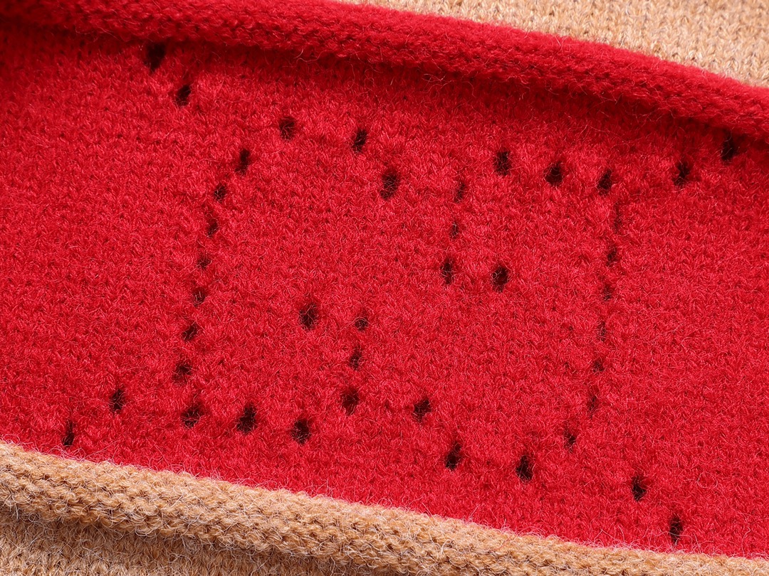 【GUCCI  公式旗艦店】グッチ  セーター好評に付き再入荷！ 241029