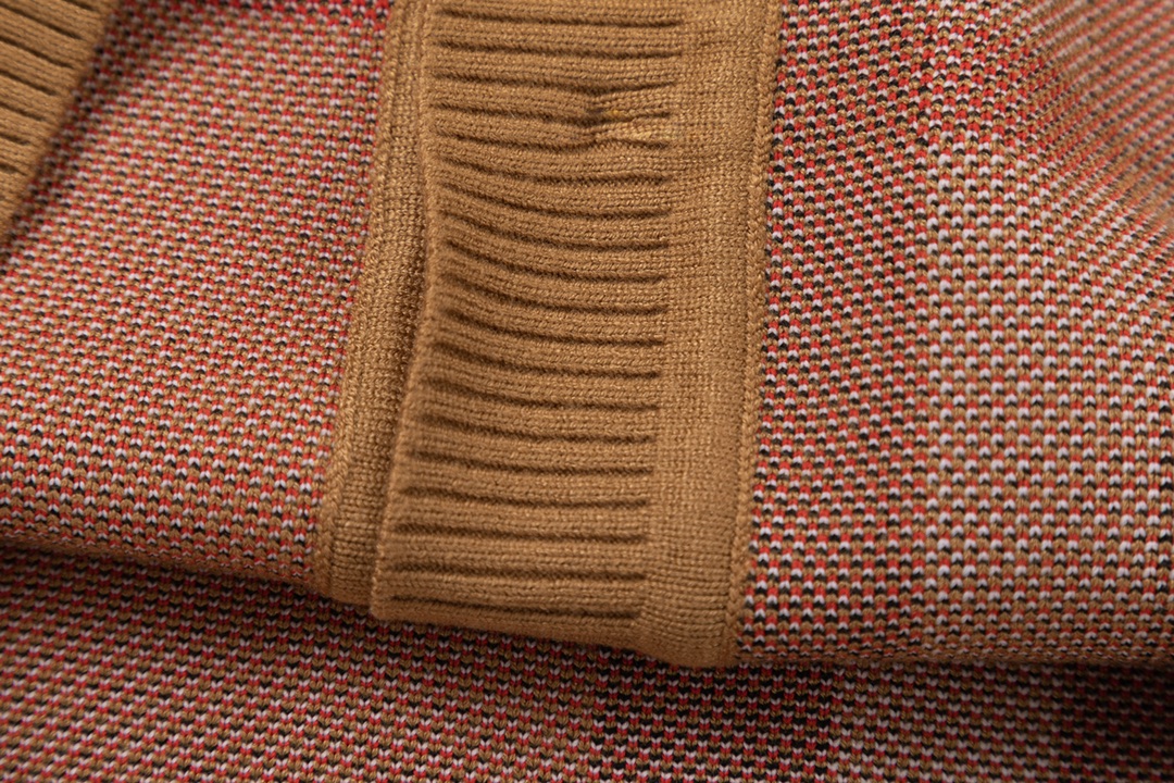 【BURBERRY  公式旗艦店】バーバリー  セーター好評に付き再入荷！ 241030