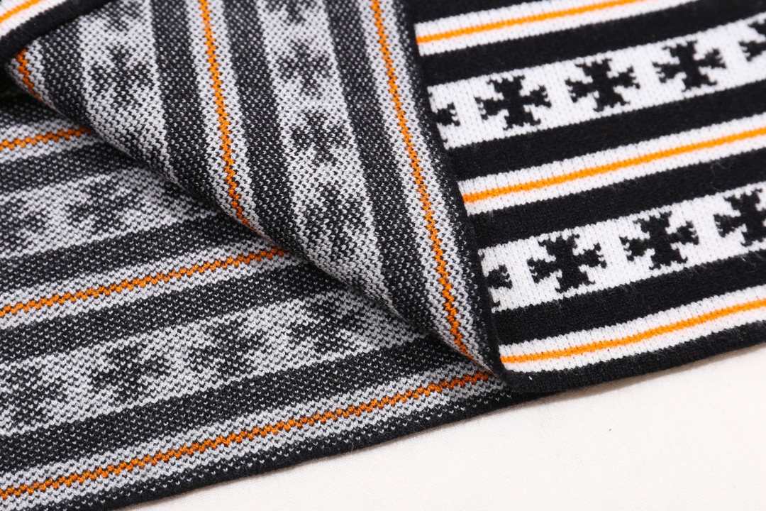 【CHROME HEARTS  公式旗艦店】クロムハーツ  セーター好評に付き再入荷！ 241030