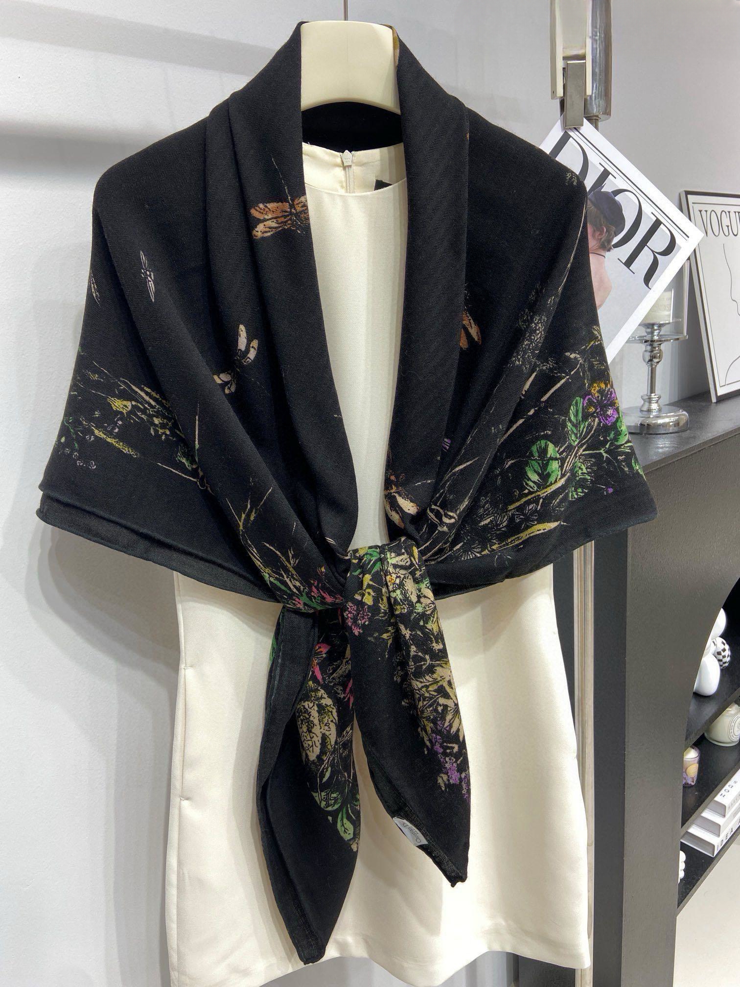 【DIOR  ディオール 】スカーフ  140*140cm  241108