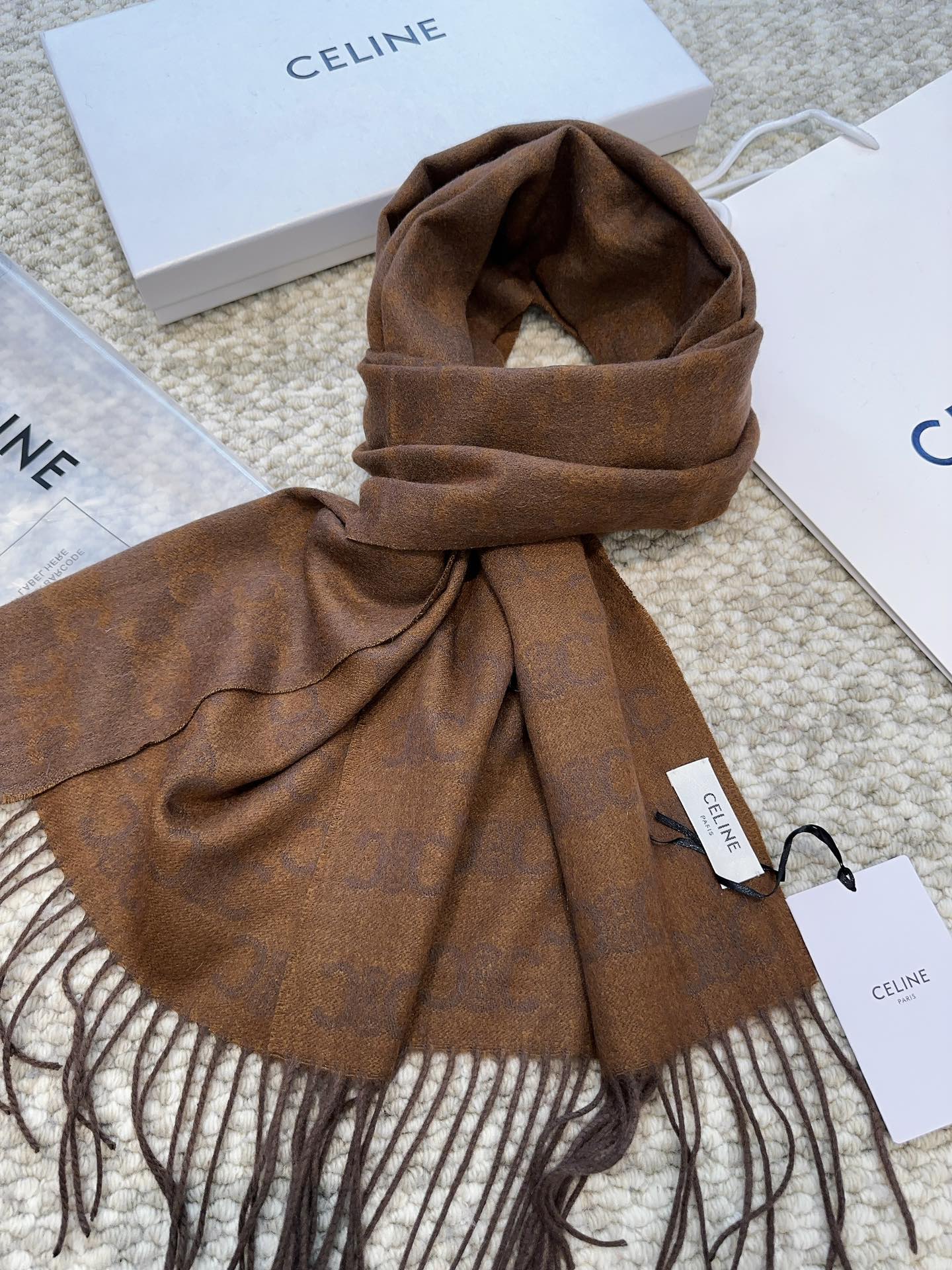 【CELINE セリーヌ】スカーフ 37*200CM  241108