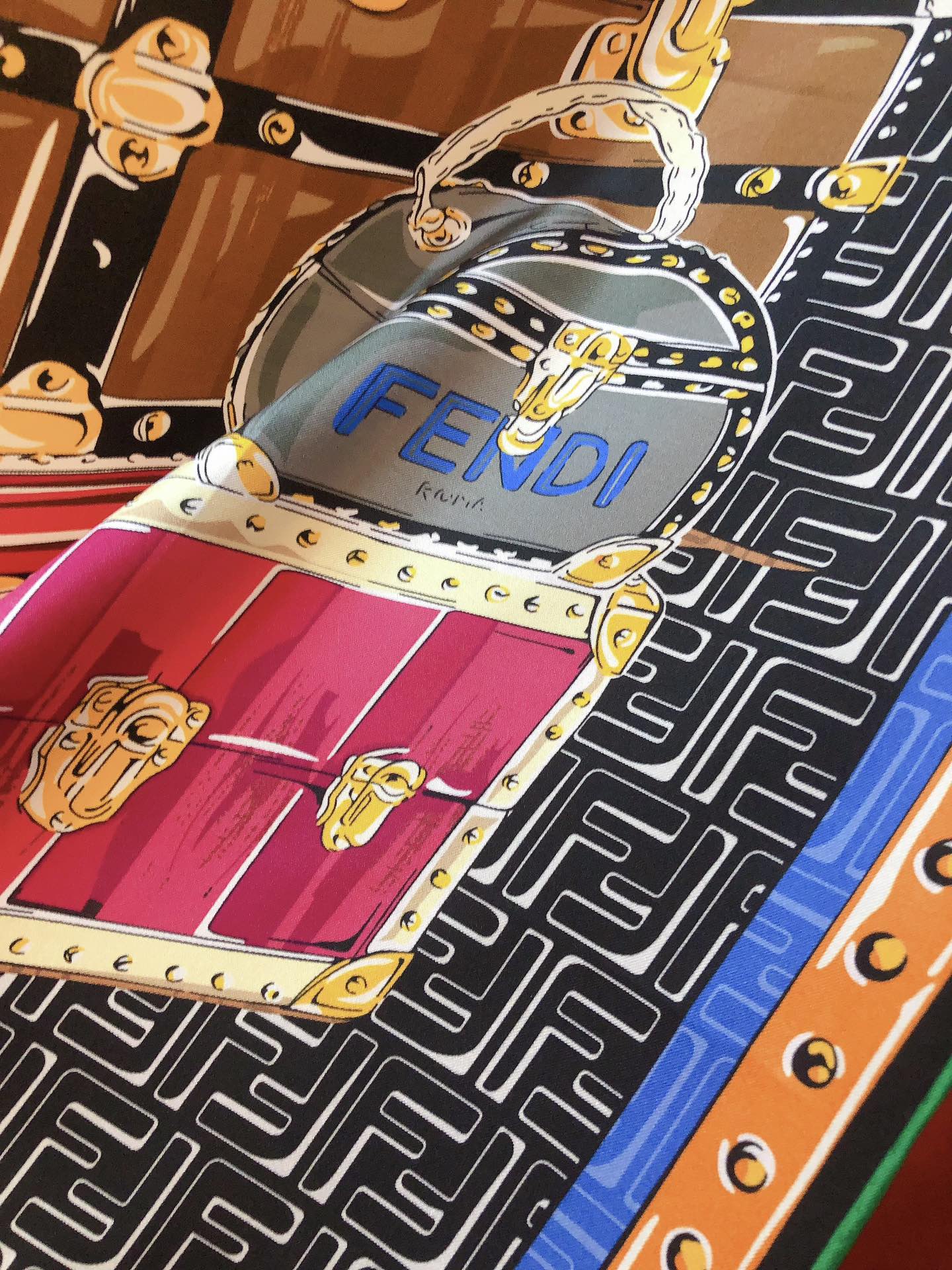 【FENDI  フェンディ】スカーフ90*90CM   241109