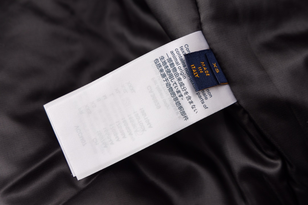 【LOUIS VUITTON  公式旗艦店】ルイヴィトン  ジャケット着ご好評に付き再入荷！241111