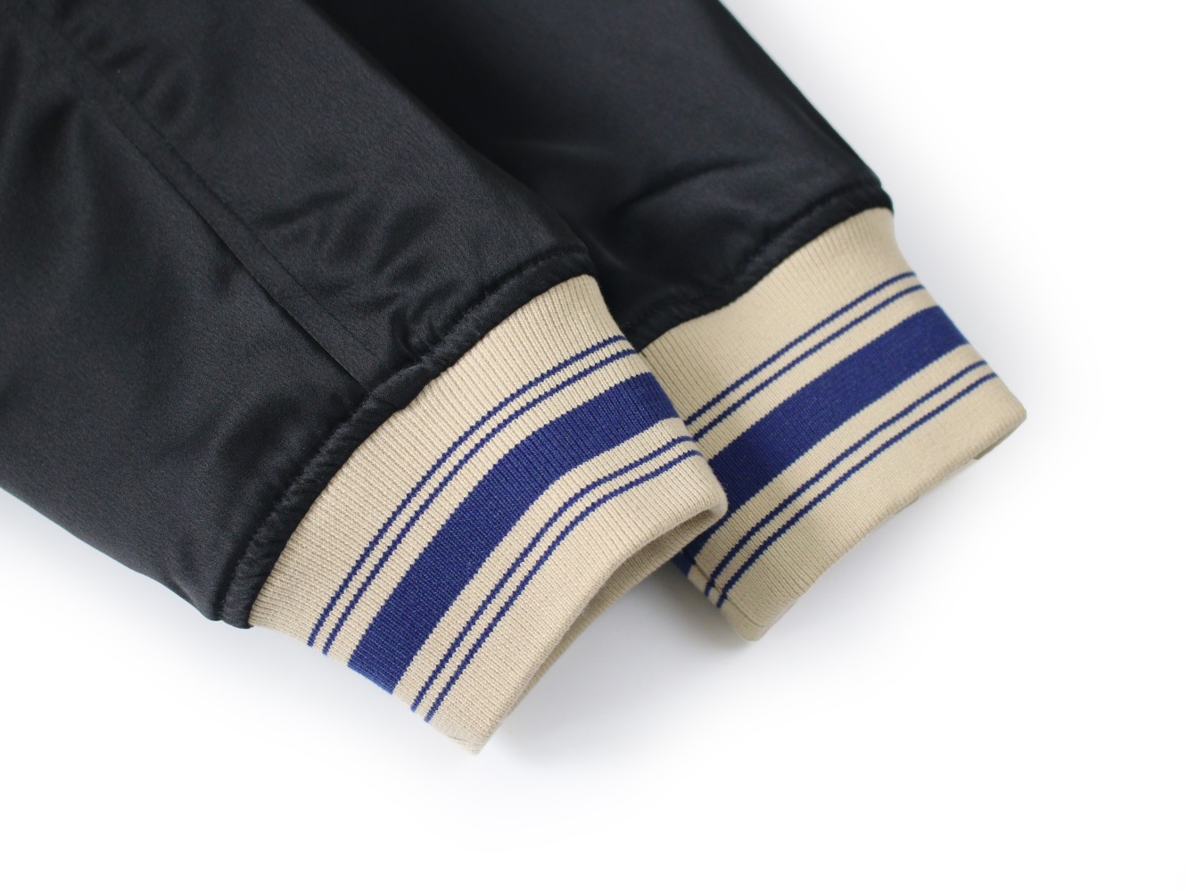 【GUCCI  公式旗艦店】グッチ  ジャケット着 ご好評に付き再入荷！241111