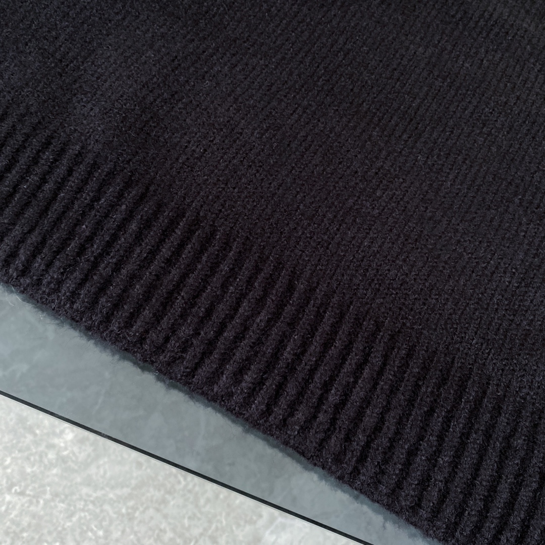 【YSL SAINT LAURENT   公式旗艦店】サンローラン   セーター好評に付き再入荷！ 241116