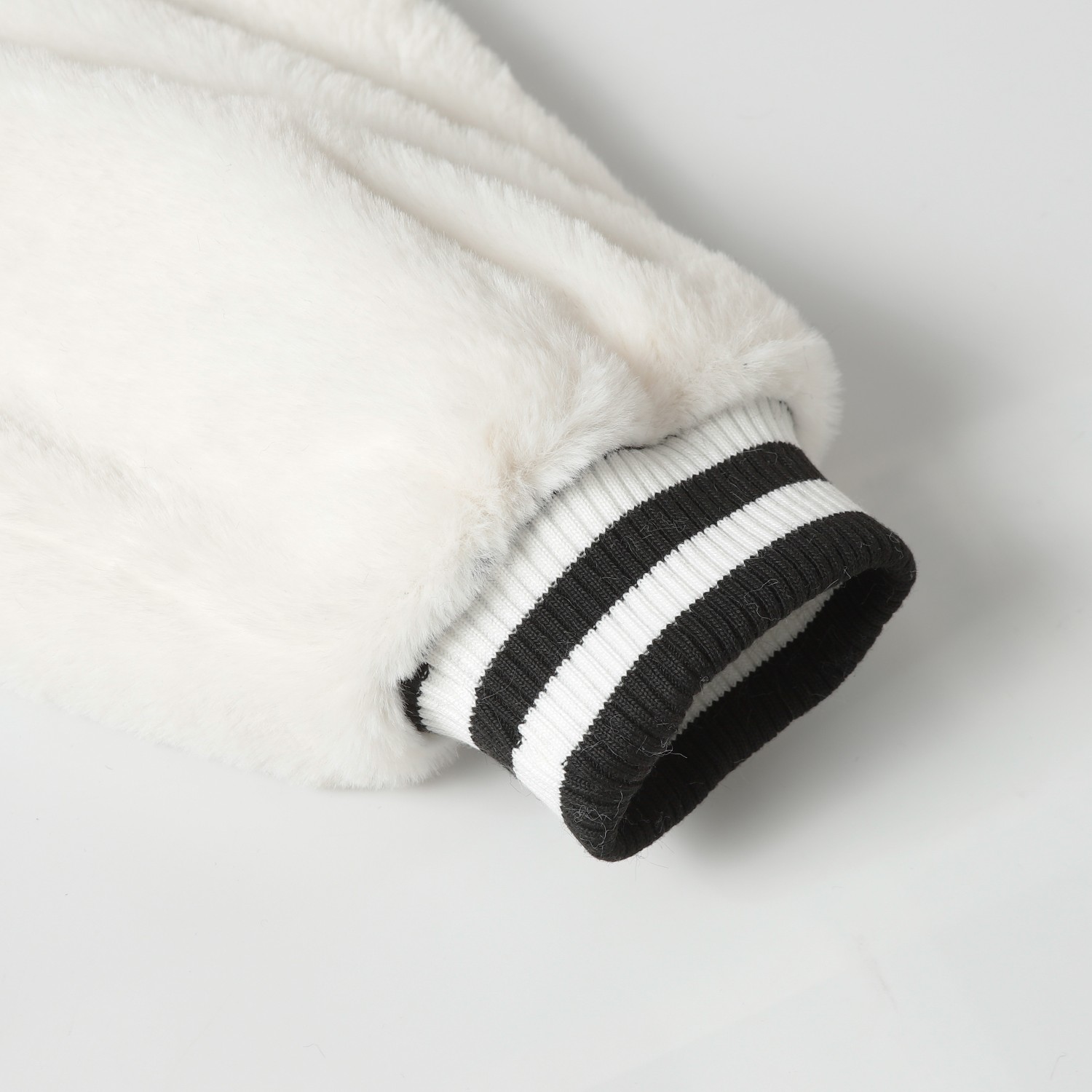 【CHROME HEARTS】クロムハーツ  ジャケット着ご好評に付き再入荷！241118