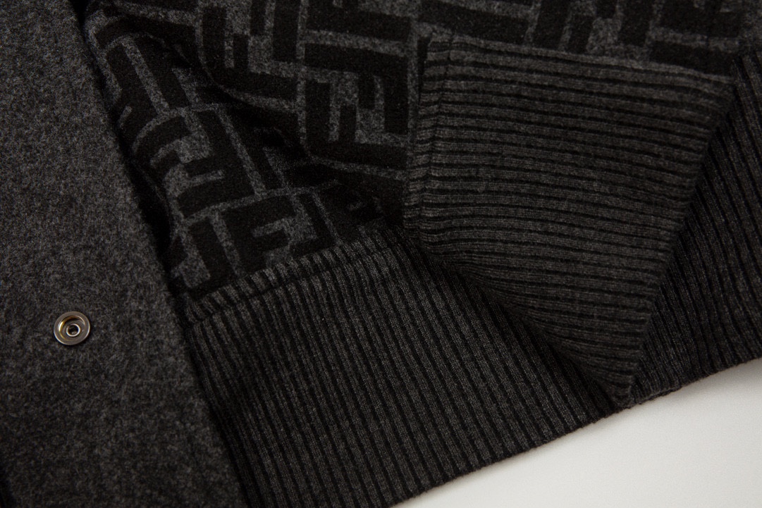 【FENDI  公式旗艦店】フェンディジャケット着 好評に付き再入荷！