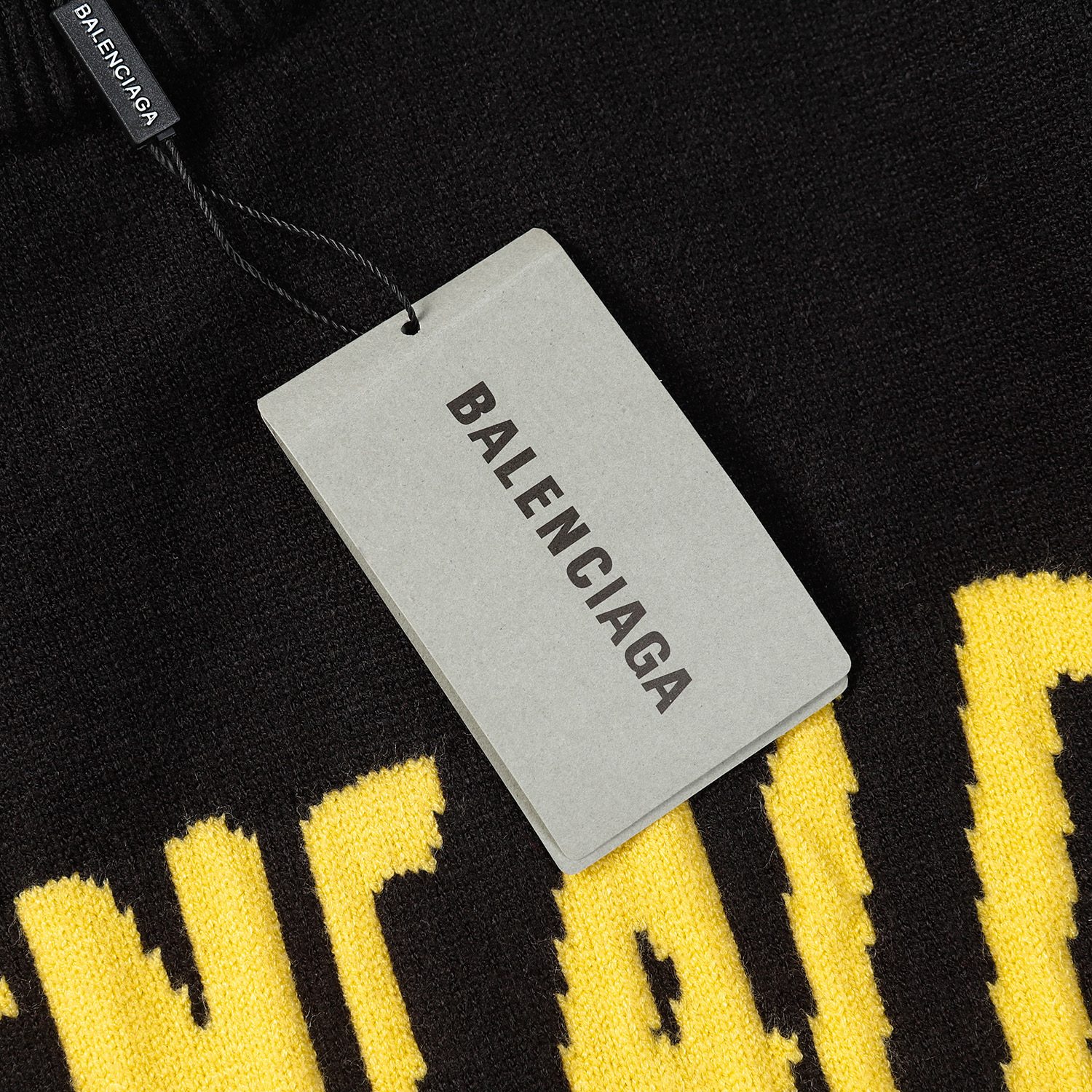 【BALENCIAGA 公式旗艦店】バレンシアガ  セーター好評に付き再入荷！ 241123