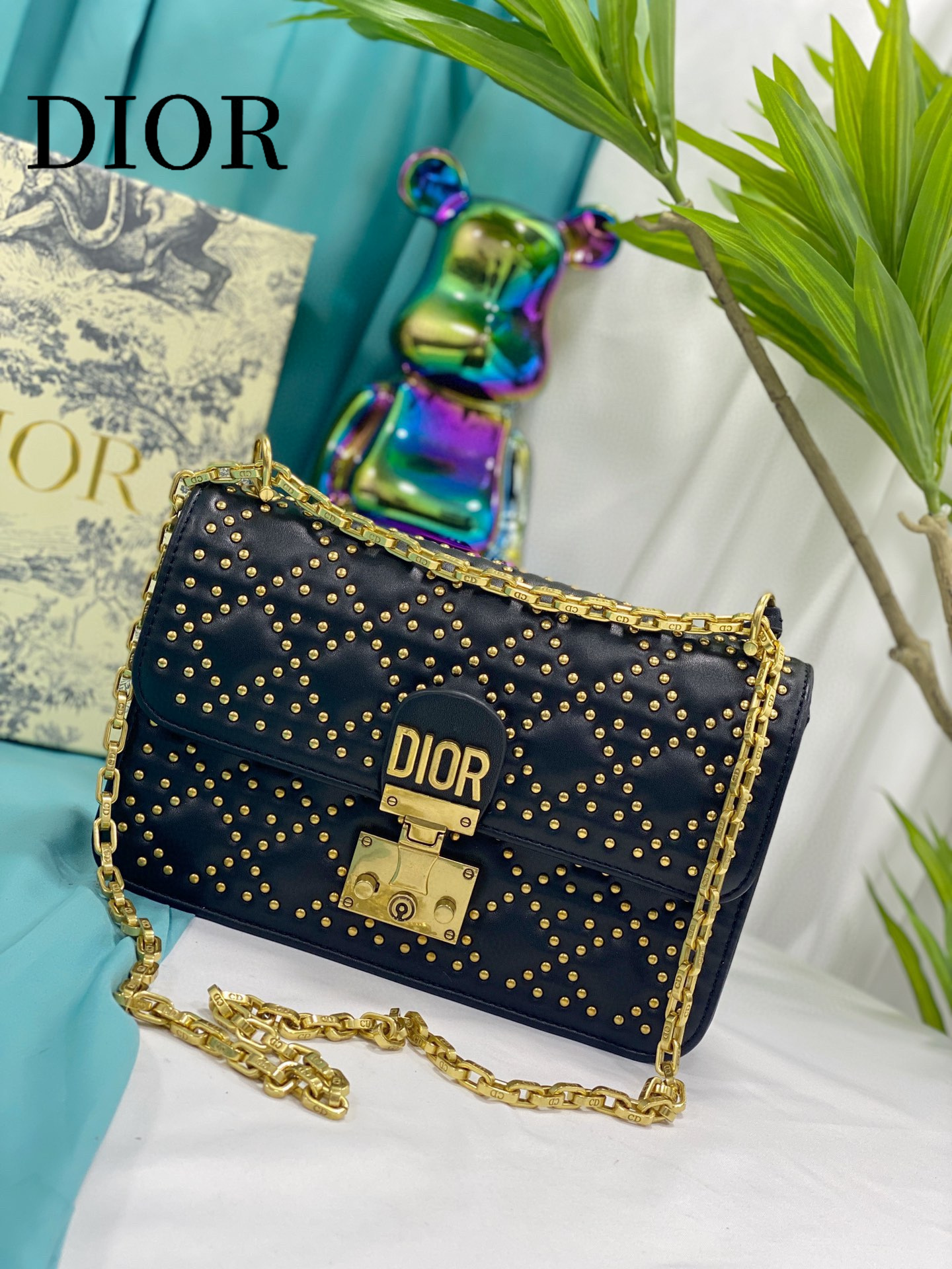 【DIOR  公式 旗艦店】ディオール   ショルダーバッグ 当日出荷 好評に付き再入荷！24*16CM